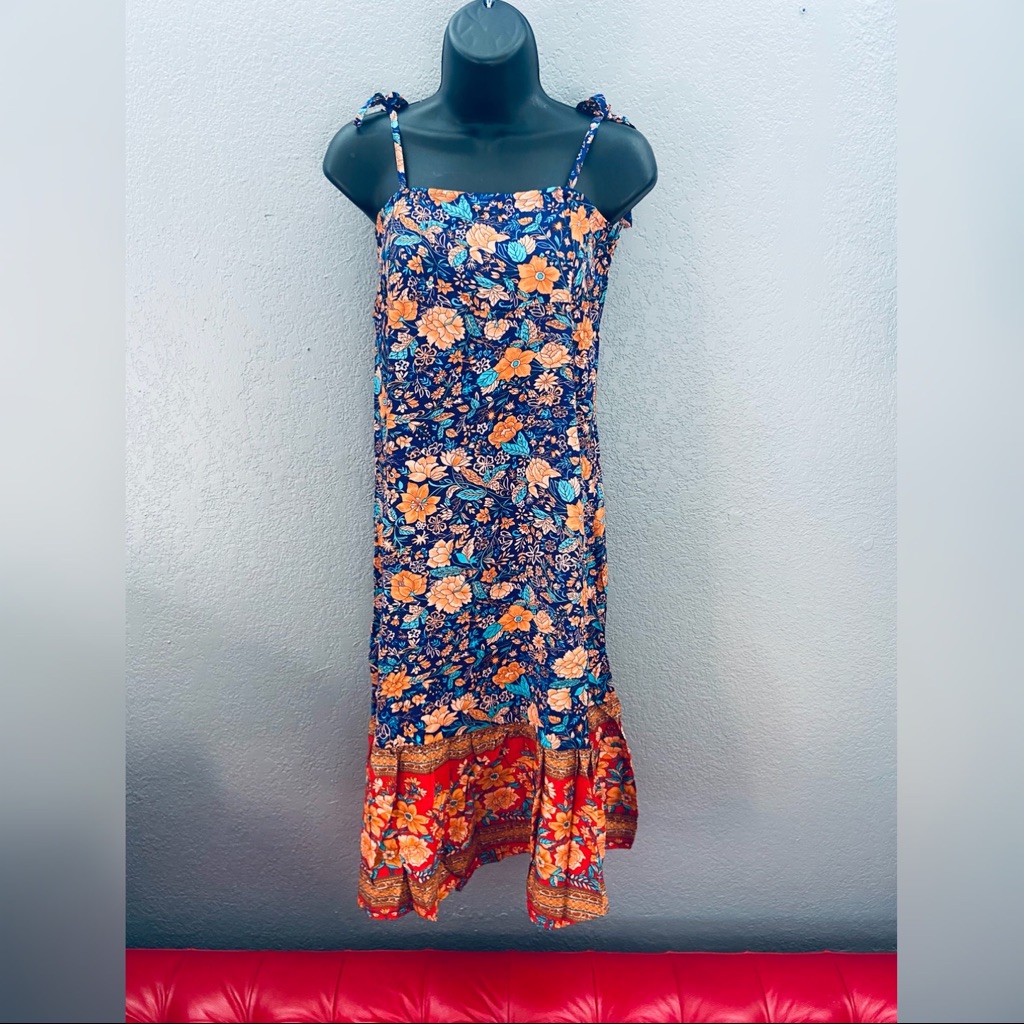 Flap.A New Floral Light Flowing Summer Dress Sizes: S - M - L